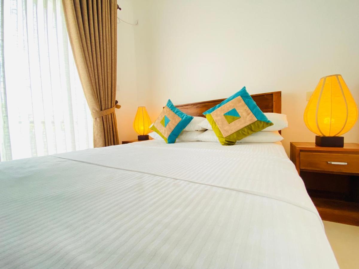 Srimadis Villa near Airport - Negombo Exterior foto